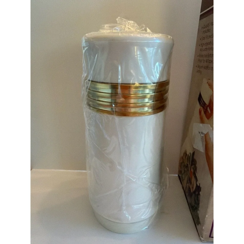 Vintage Chef Specialties Electronic Peppermill With Light White Gold Trim NIB‎